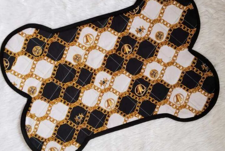 Furvilla Gold Black Dog Bowl Mat